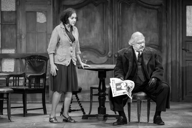 Izrādes Lielajā zālē 7.02. un 8.02. tiek pārceltas