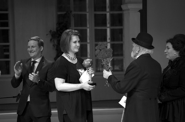 MĀKSLINIECE MONIKA PORMALE SAŅEM OTRO KRODERA BALVU!